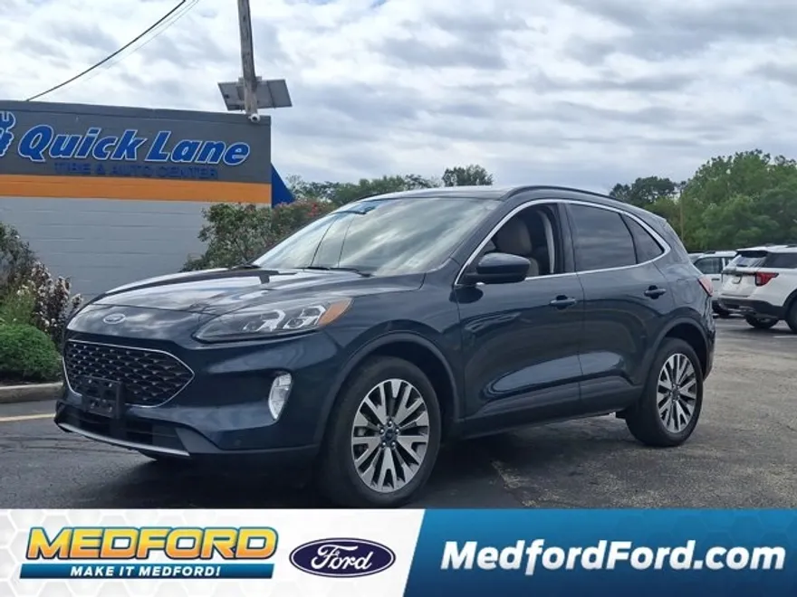2022 Ford Escape Titanium photo 1