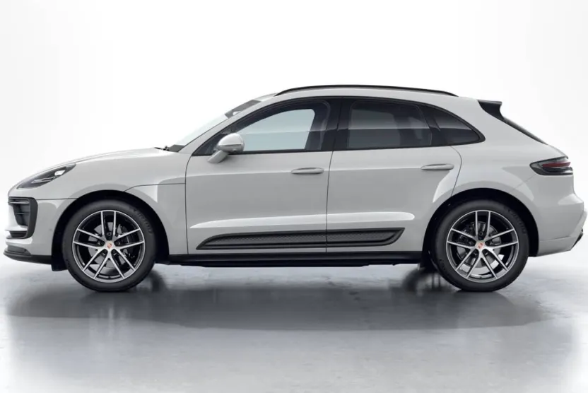 2026 Porsche Macan Base photo 1