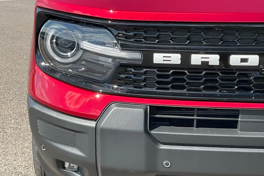 2025 Ford Bronco Sport Outer Banks photo 1