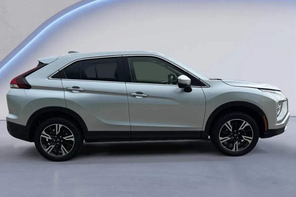 2024 Mitsubishi Eclipse Cross SE photo 1