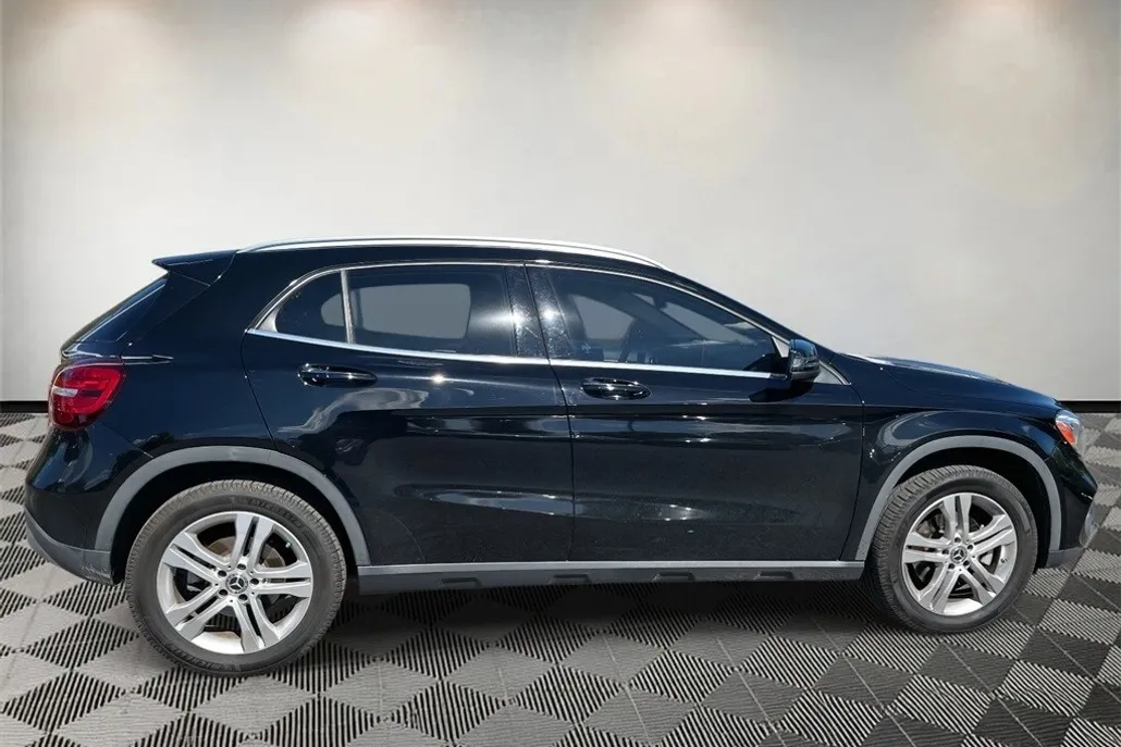 2019 Mercedes Benz GLA 250 4MATIC photo 1