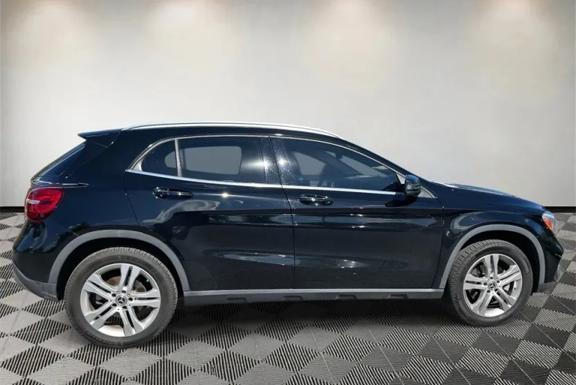 2019 Mercedes Benz GLA 250 4MATIC photo 1