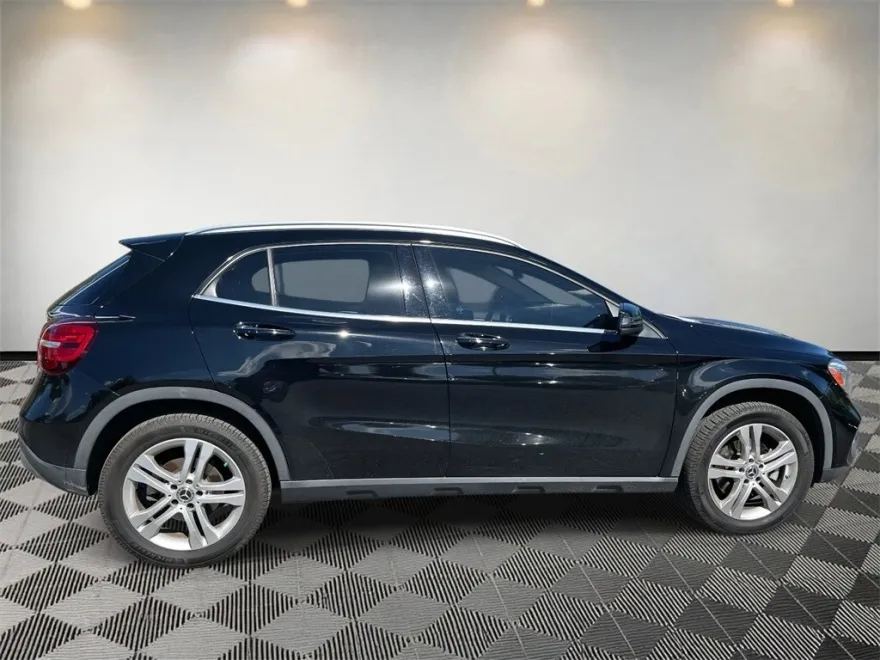 2019 Mercedes Benz GLA 250 4MATIC photo 1