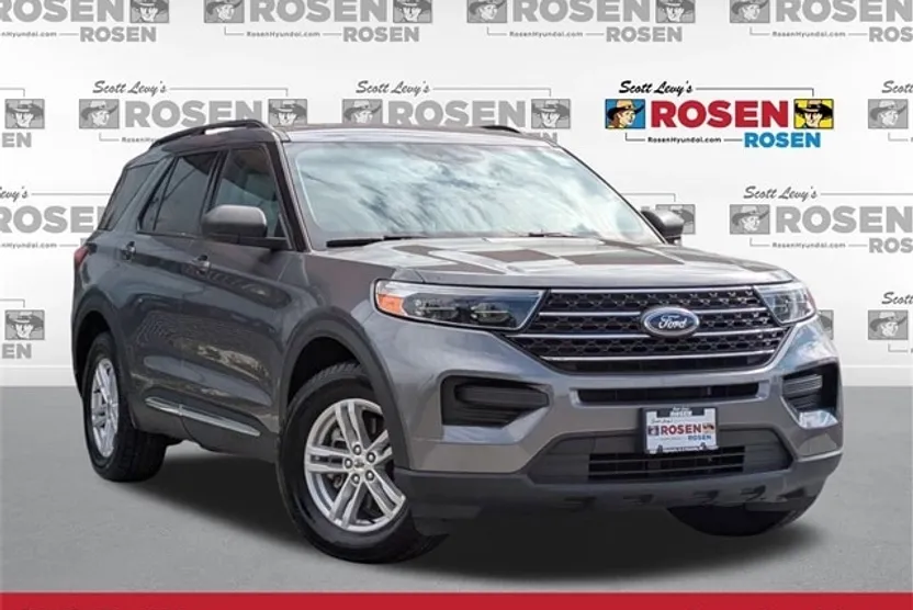 2022 Ford Explorer XLT photo 1