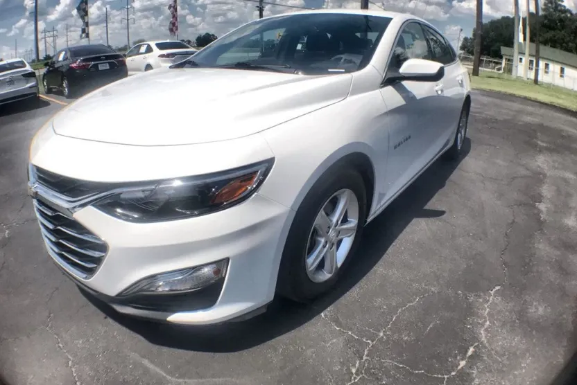 2023 Chevrolet Malibu LS photo 1