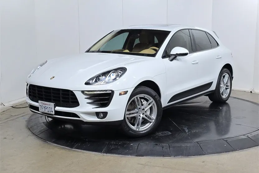 2015 Porsche Macan S photo 1