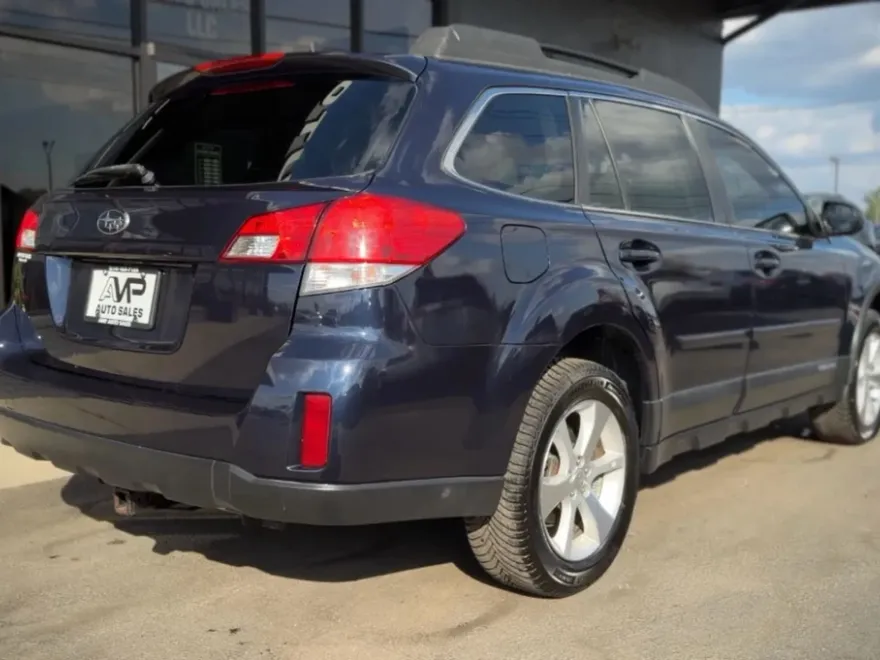 2014 Subaru Outback 3.6R Limited photo 1