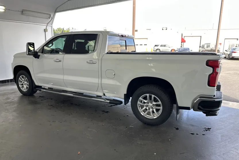 2021 Chevrolet Silverado 1500 LTZ photo 1