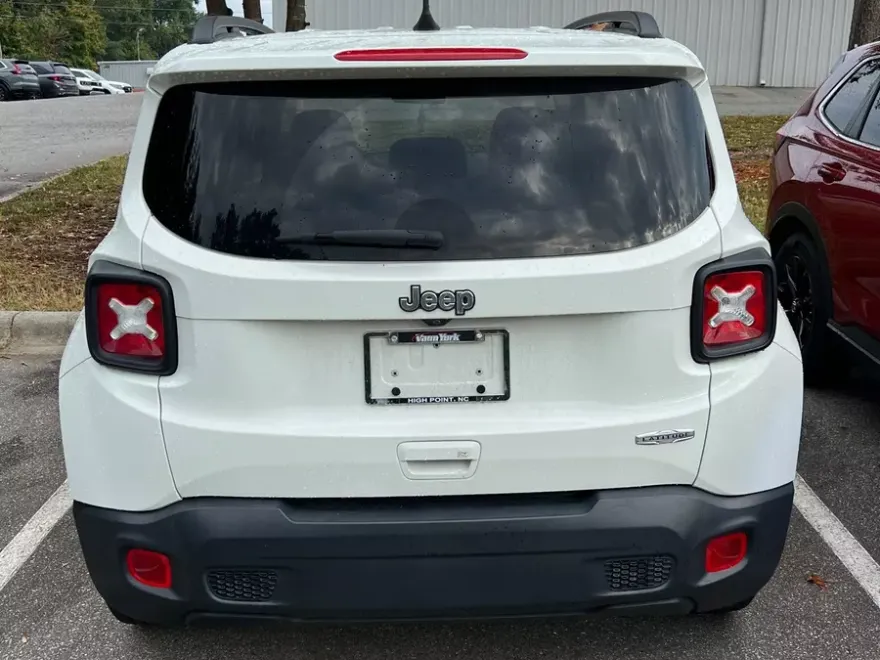 2019 Jeep Renegade Latitude photo 1