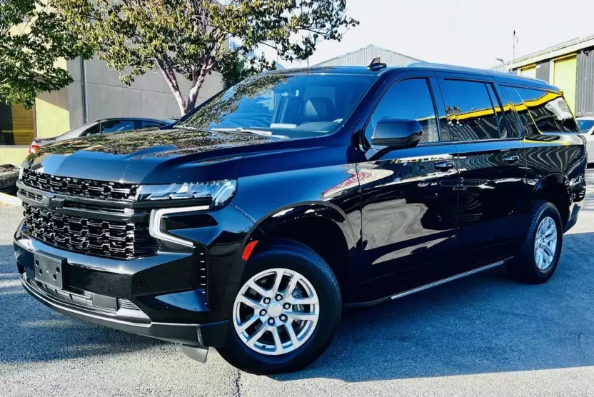 2021 Chevrolet Suburban LS photo 1