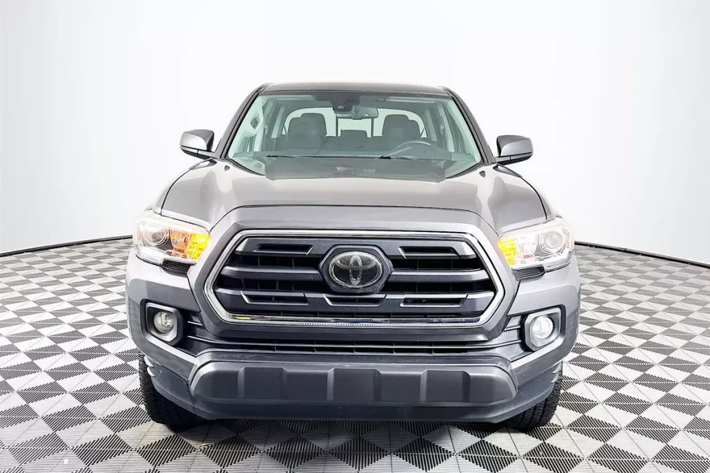 2018 Toyota Tacoma SR5 photo 1