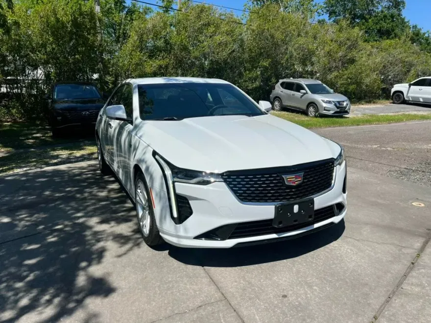 2024 Cadillac CT4 Luxury photo 1