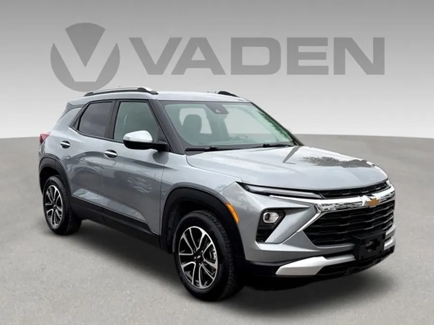 2025 Chevrolet Trailblazer LT photo 1