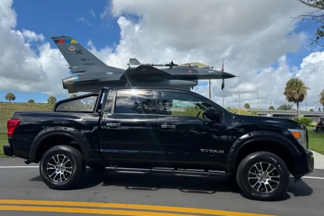 2021 Nissan Titan Crew Cab SV photo 1