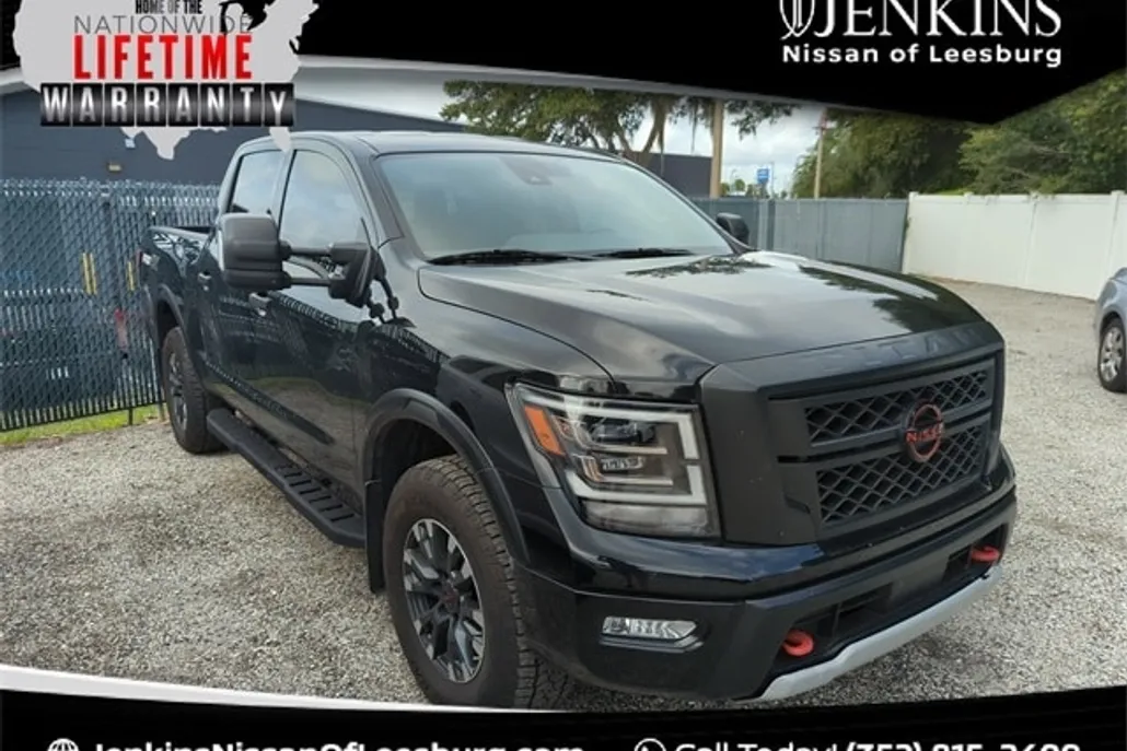 2024 Nissan Titan PRO-4X photo 1