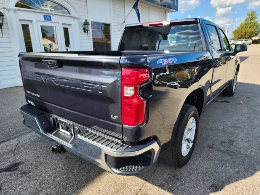 2024 Chevrolet Silverado 1500 LT photo 1