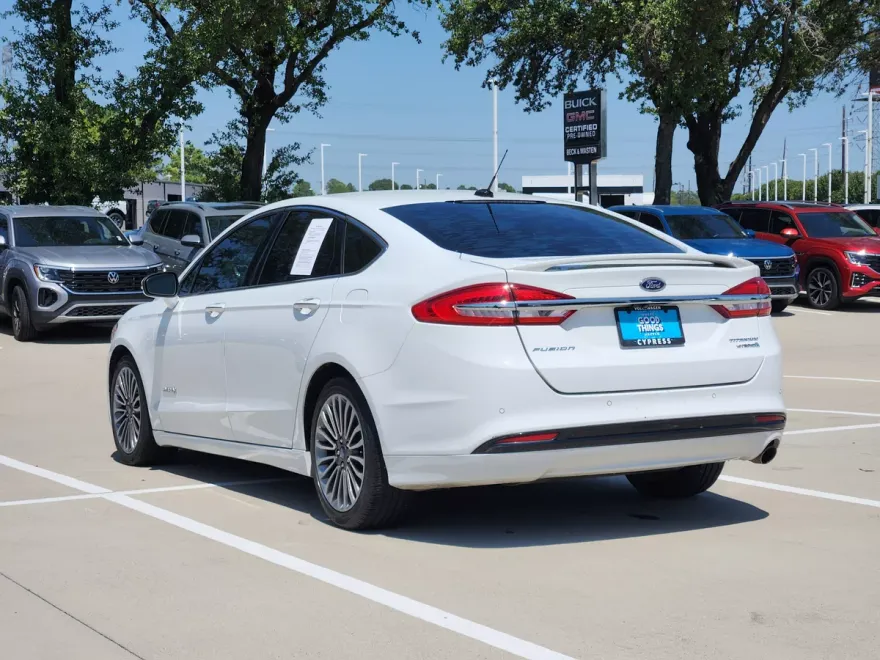 2018 Ford Fusion Hybrid Titanium photo 1