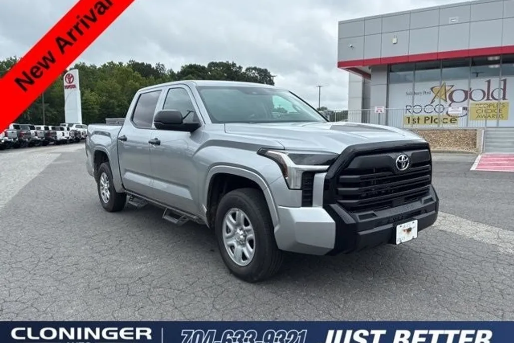2024 Toyota Tundra SR CrewMax photo 1