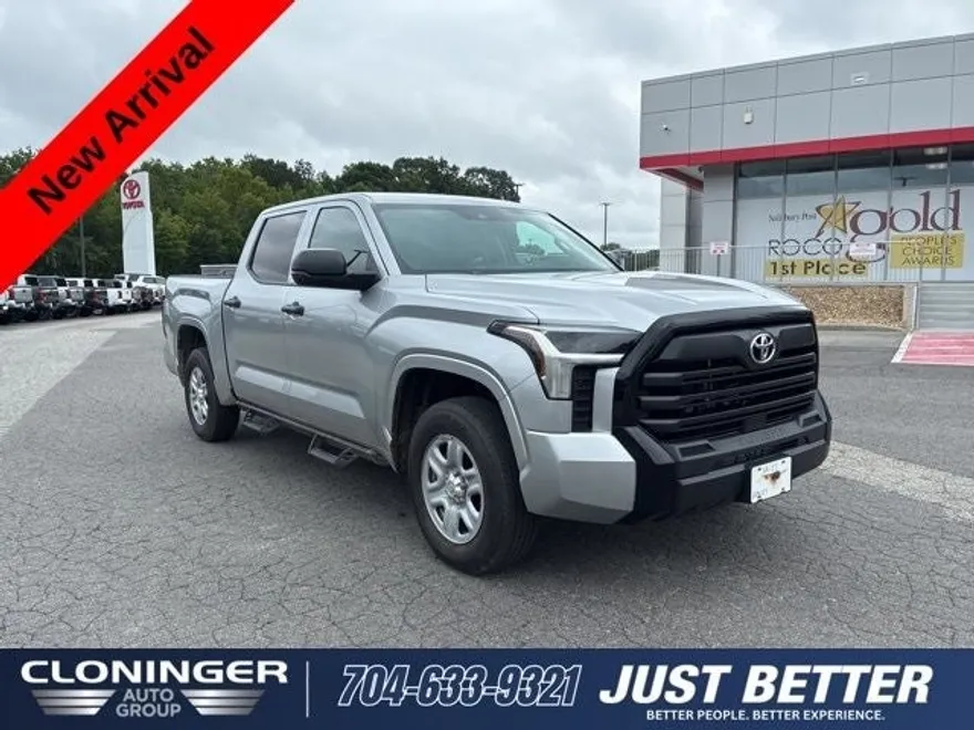 2024 Toyota Tundra SR CrewMax photo 1