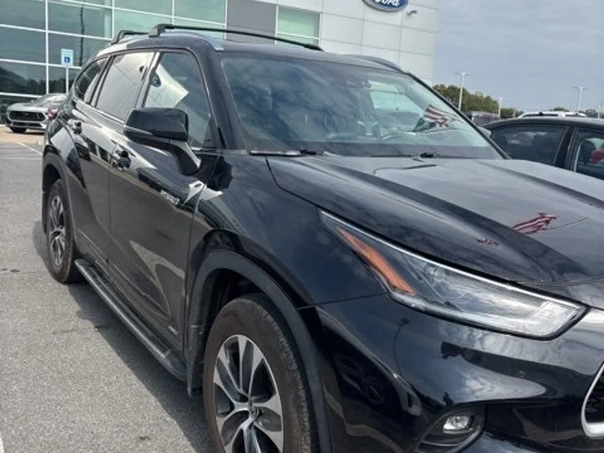 2021 Toyota Highlander Hybrid XLE photo 1