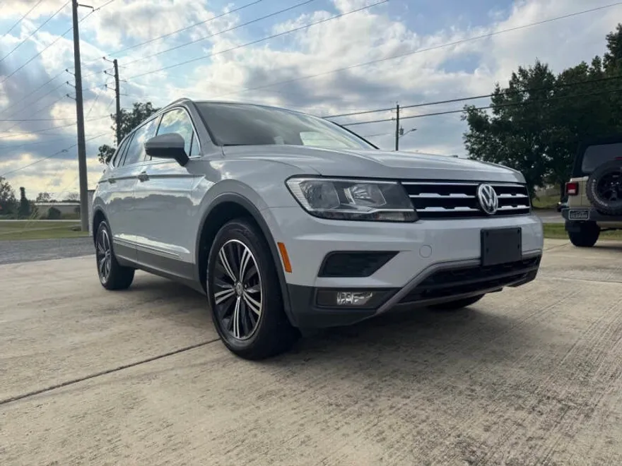 2018 Volkswagen Tiguan SEL photo 1
