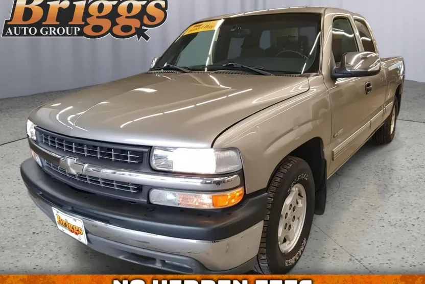 2002 Chevrolet Silverado 1500 LS photo 1
