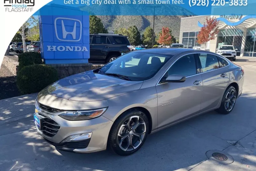 2023 Chevrolet Malibu 1LT photo 1