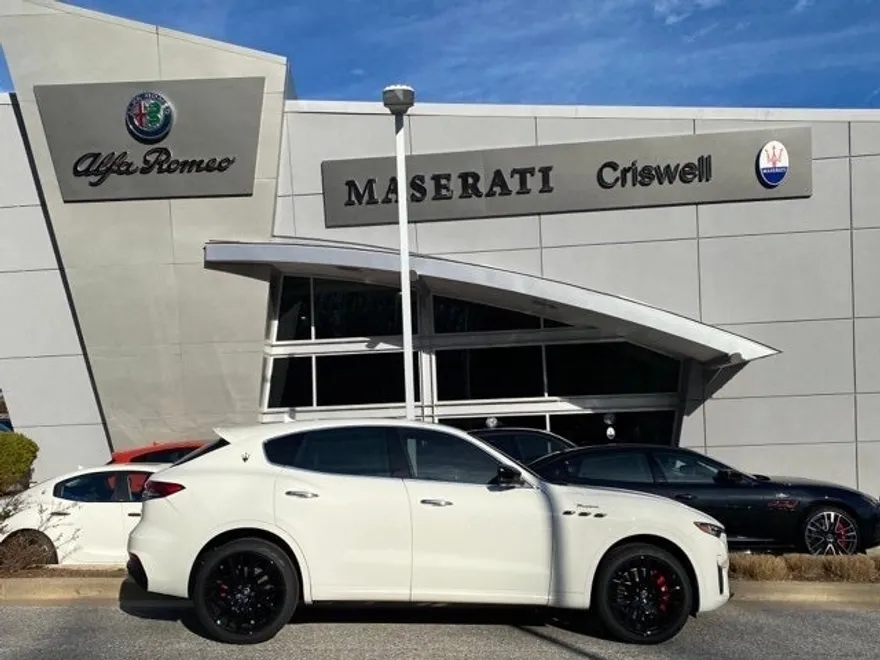 2024 Maserati Levante Modena photo 4