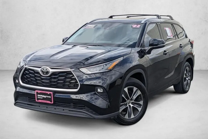 2022 Toyota Highlander XLE photo 1