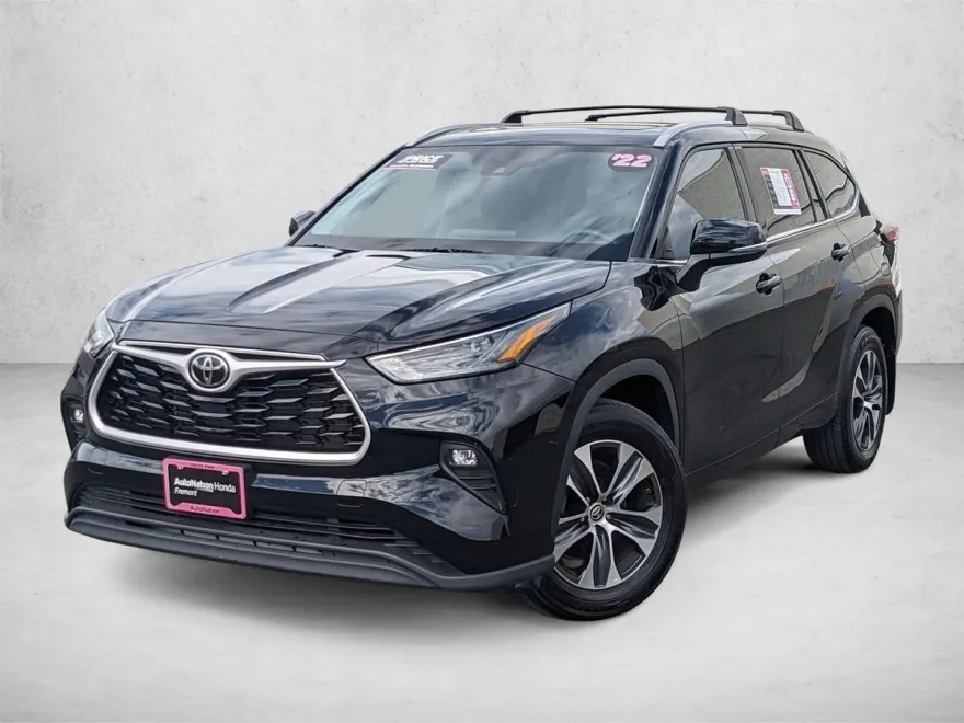 2022 Toyota Highlander XLE photo 1