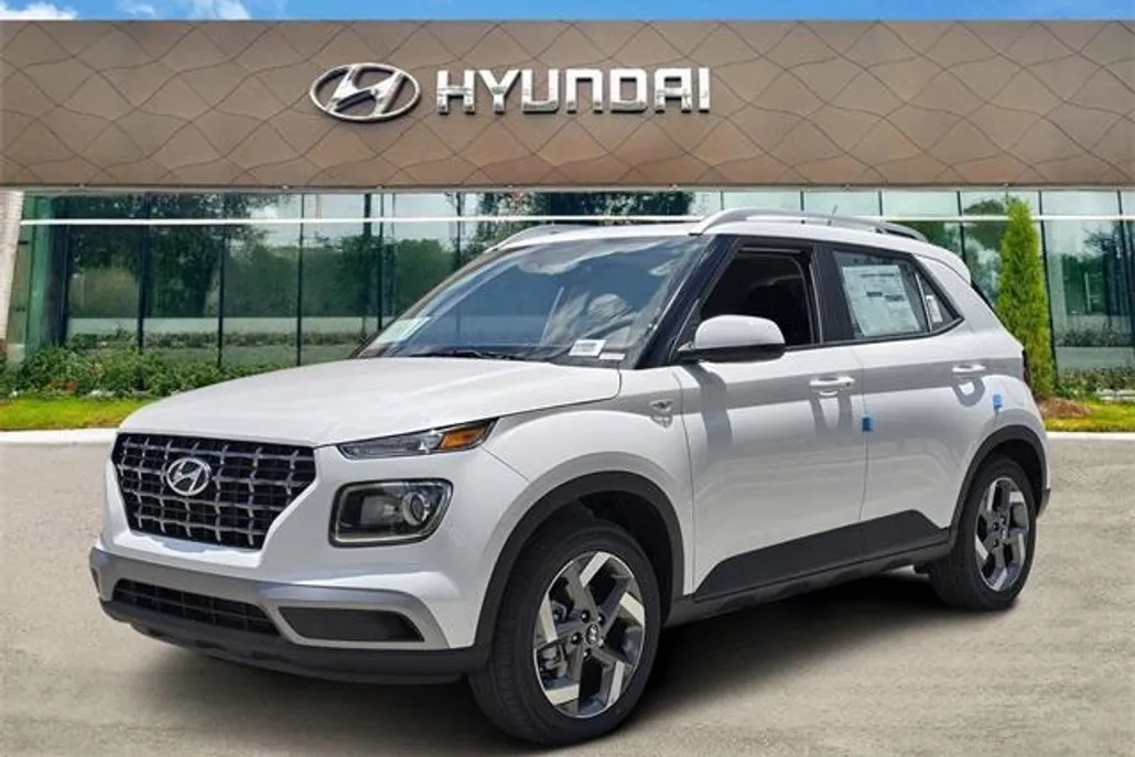 2025 Hyundai Venue SEL photo 1