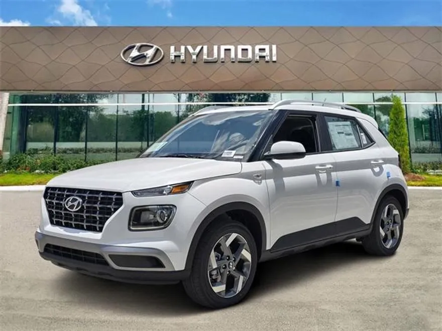 2025 Hyundai Venue SEL photo 1