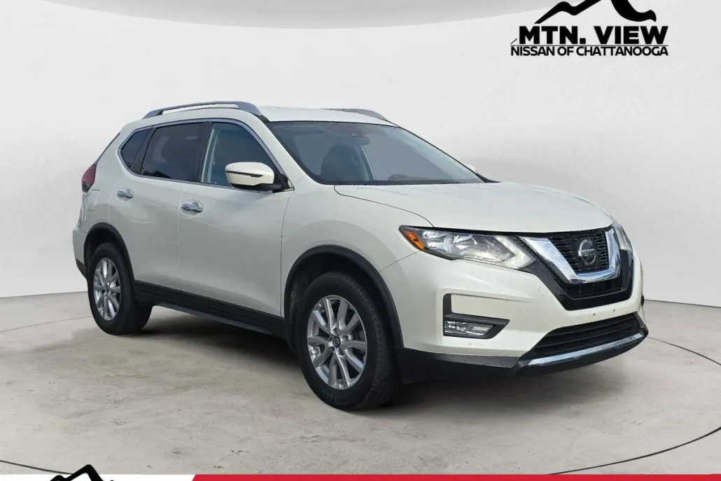 2019 Nissan Rogue SV photo 1