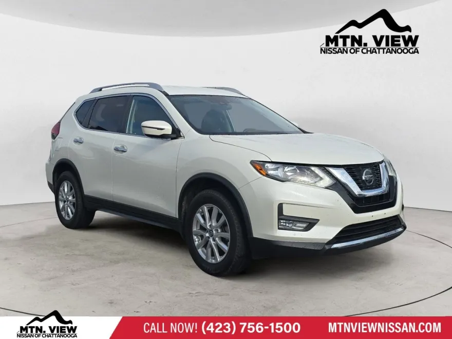 2019 Nissan Rogue SV photo 1