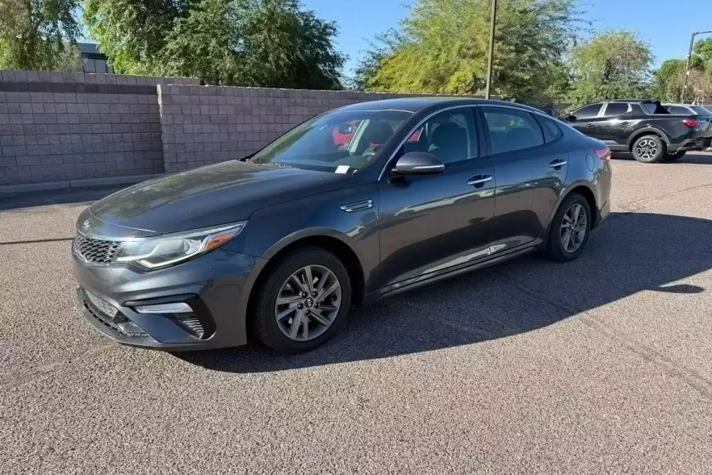 2020 Kia Optima LX photo 1