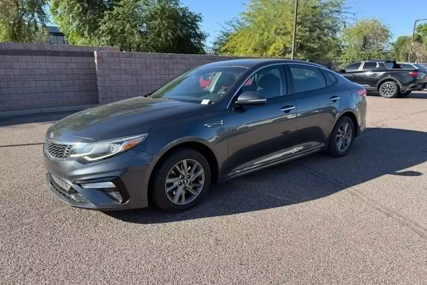 2020 Kia Optima LX photo 1