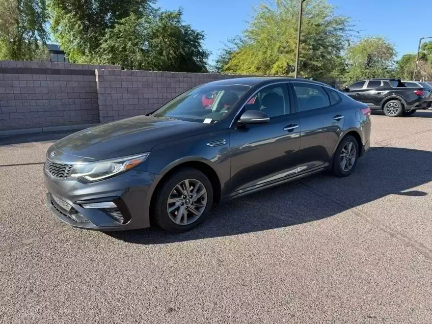 2020 Kia Optima LX photo 1