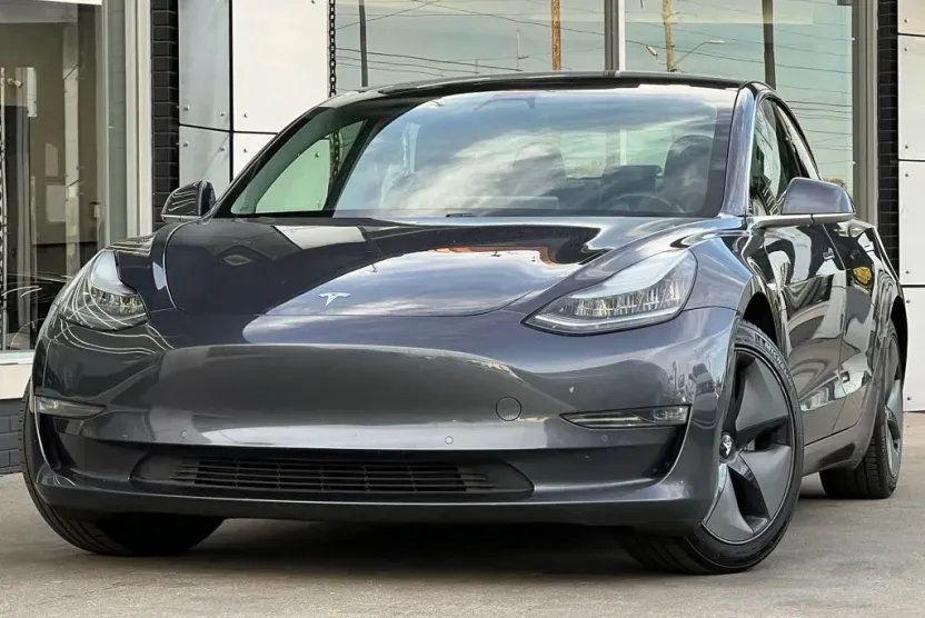 2019 Tesla Model 3 Long Range photo 1