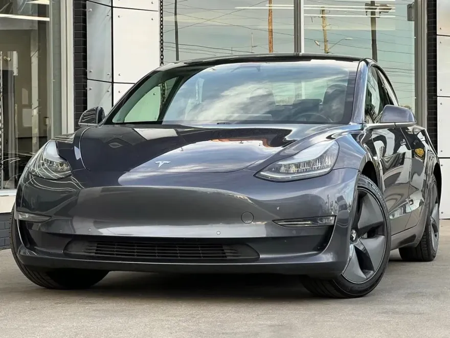 2019 Tesla Model 3 Long Range photo 1