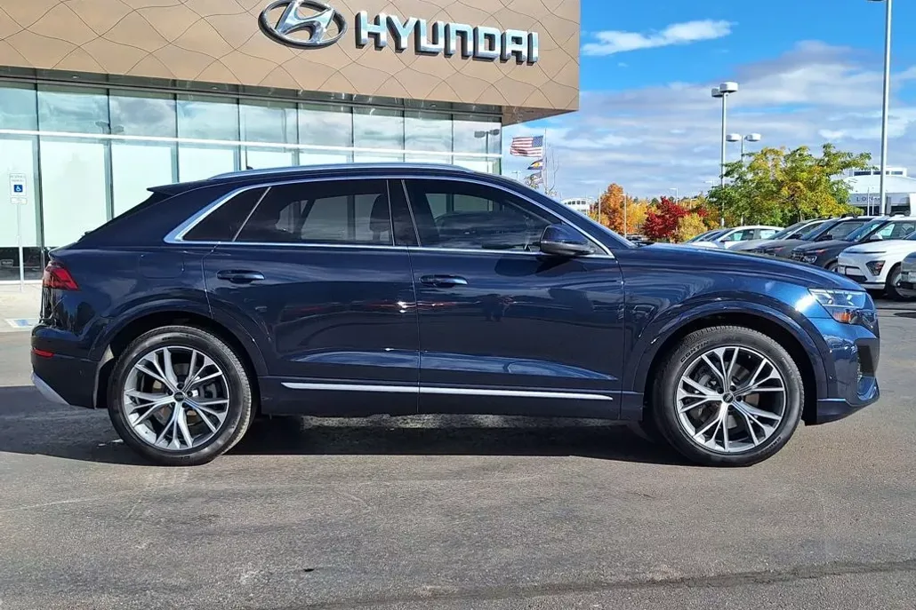 2024 Audi Q8 55 Premium photo 1