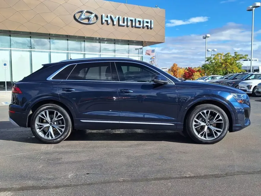 2024 Audi Q8 55 Premium photo 1