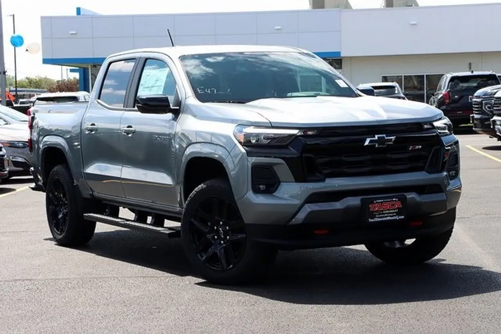 2025 Chevrolet Colorado Z71 photo 1