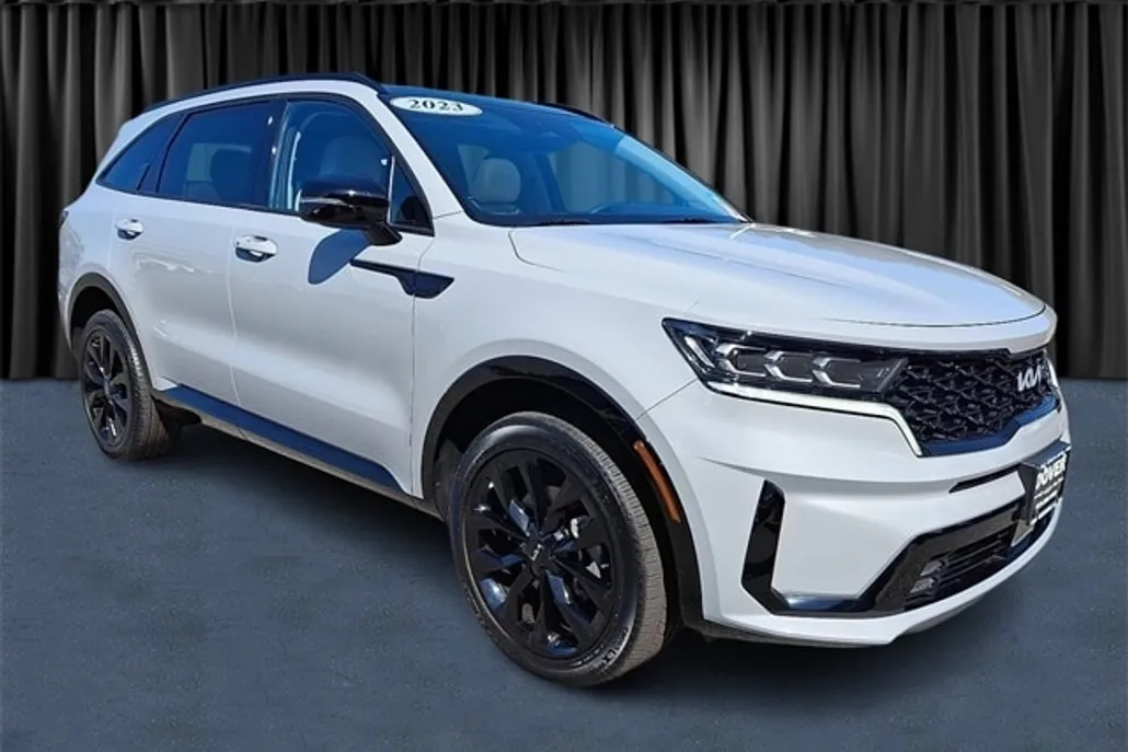 2023 Kia Sorento SX photo 1