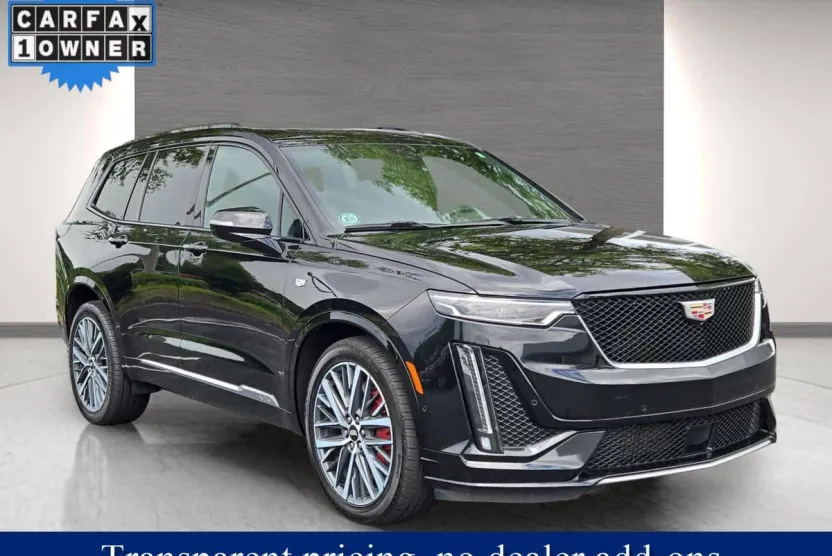 2024 Cadillac XT6 Sport photo 1
