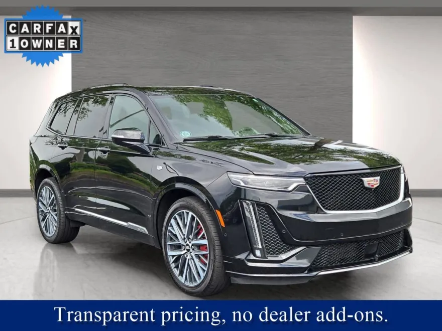 2024 Cadillac XT6 Sport photo 1