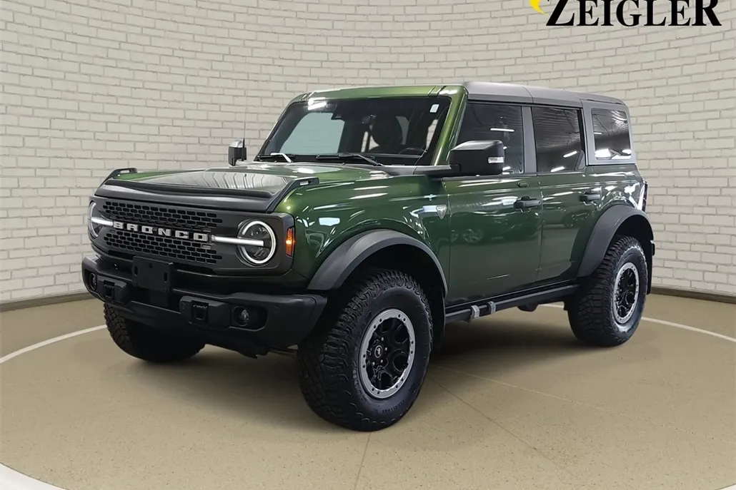 2023 Ford Bronco Badlands photo 1