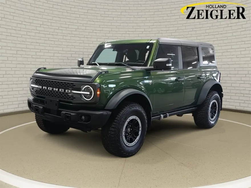 2023 Ford Bronco Badlands photo 1