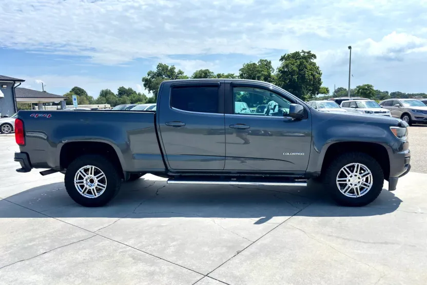2017 Chevrolet Colorado LT photo 1