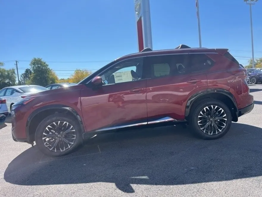 2026 Nissan Rogue Platinum photo 1