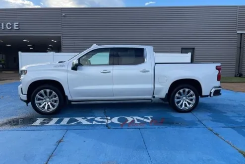 2021 Chevrolet Silverado 1500 High Country photo 2